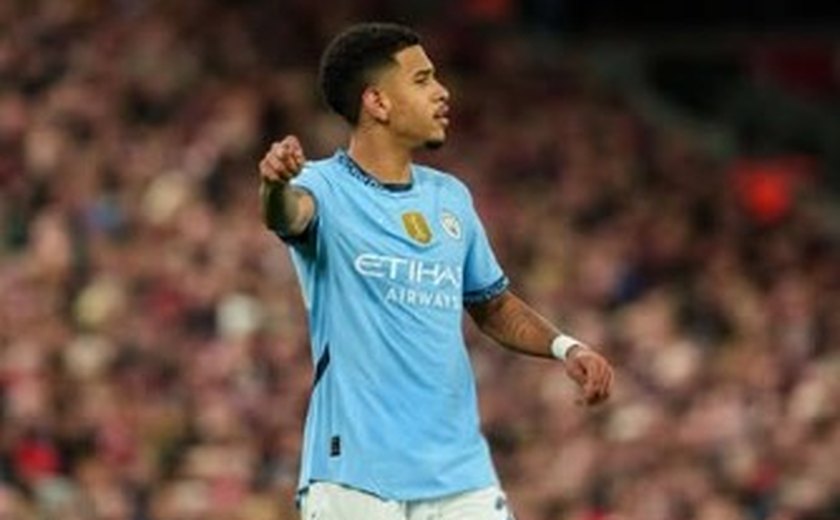 Savinho marca, Manchester City volta a vencer no Campeonato Inglês e alivia crise