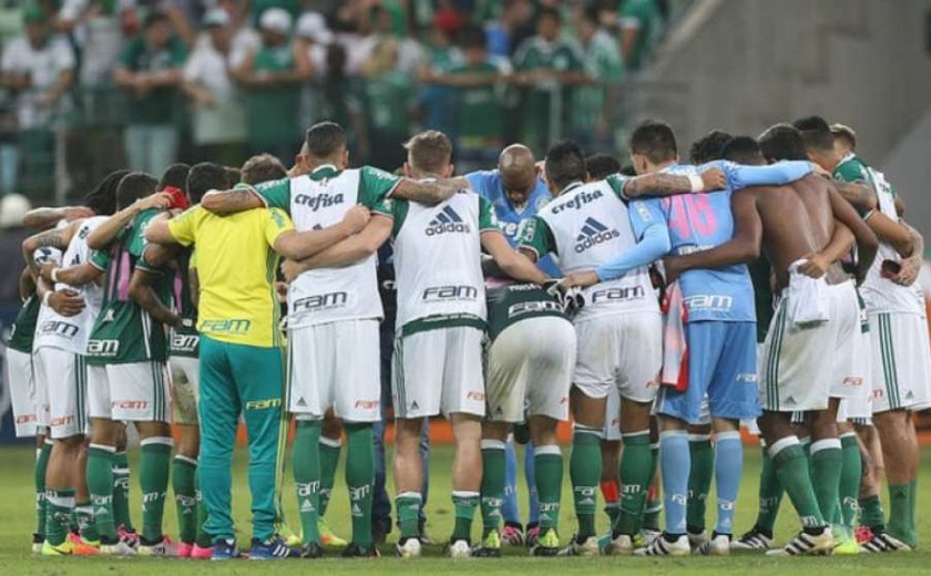 Palmeiras evita empolgação e blinda elenco antes do clássico