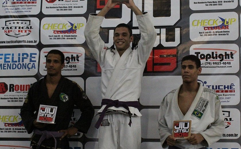 Equipe alagoana de jiu-jitsu conquista 51 medalhas em evento sergipano