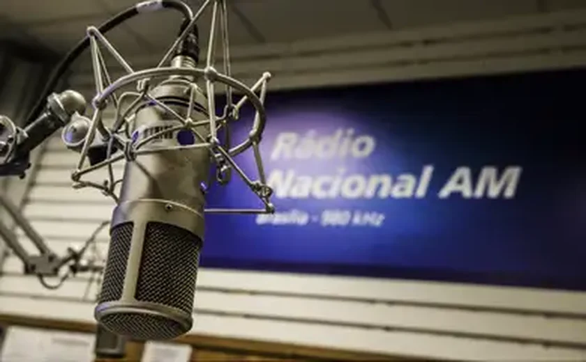 Rádio Nacional transmite, direto do Maracanã, Flamengo e Fortaleza