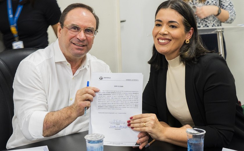 Prefeito Luciano Barbosa empossa nova secretária de Saúde de Arapiraca e garante: “os avanços continuam”