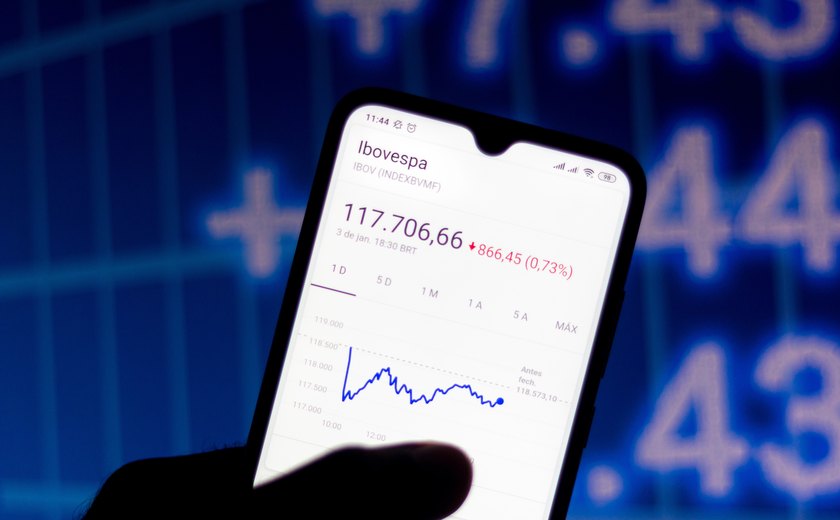 Fechamento Bolsa: Ibovespa sobe quase 1% e retoma os 135 mil pontos com foco no exterior