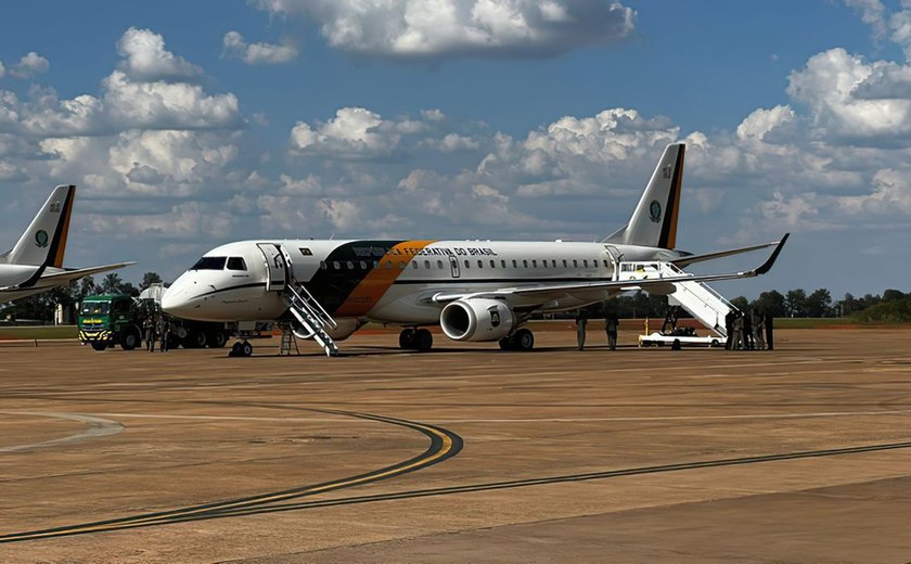 Após pane, Lula diz que governo deve comprar novo avião presidencial