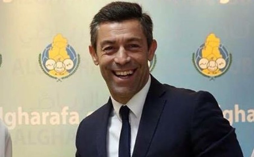 Pedro Caixinha chega ao Brasil e se reúne com Marcelo Teixeira para iniciar trabalho no Santos