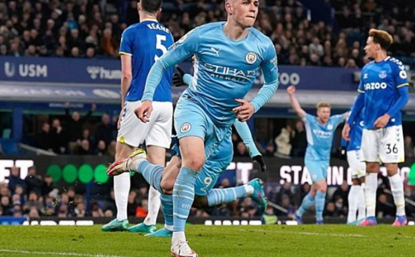 Everton bate Manchester United no sufoco e se mantém fora da zona de rebaixamento