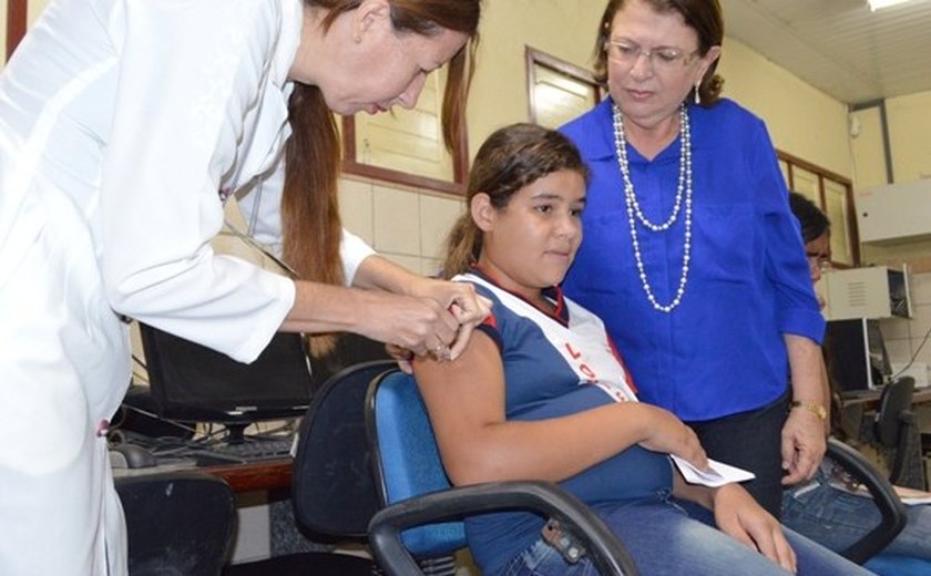 Gestores de saúde discutem cobertura vacinal e dengue em Alagoas