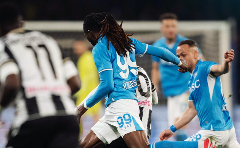 Napoli tropeça, empata com a Udinese em casa e pode ver aproximação da Inter de Milão
