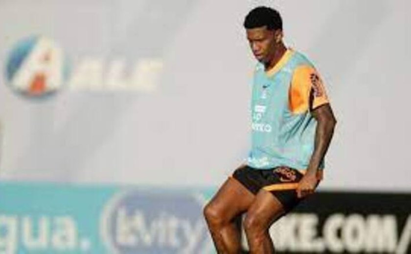 Gil se recupera de gripe, trabalha normalmente e se torna opção no Corinthians