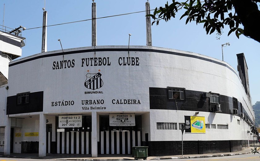 Santos usa engenharia importada em reforma do gramado da Vila Belmiro para 2022