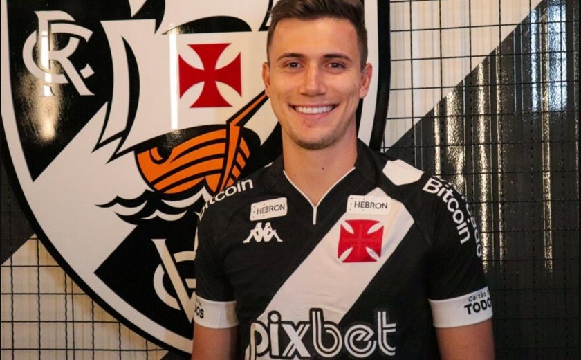 Lateral Lucas Piton, do Vasco, desperta interessa da Roma, diz jornal