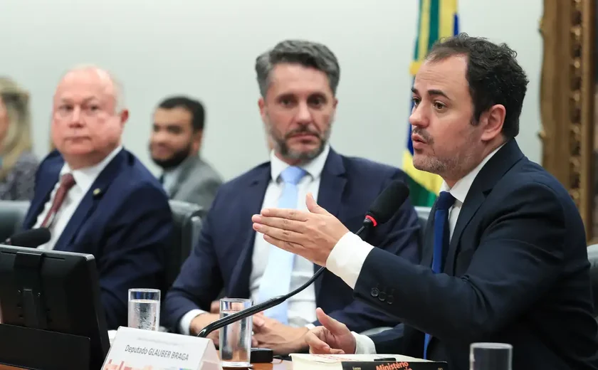 CCJ da Câmara nega recurso contra cassação do mandato de Glauber Braga