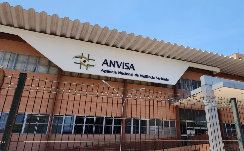 Anvisa proíbe comercialização de medicamentos e complemento alimentar
