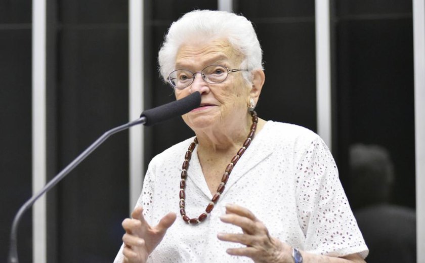 Erundina passa mal na Câmara e está internada na UTI