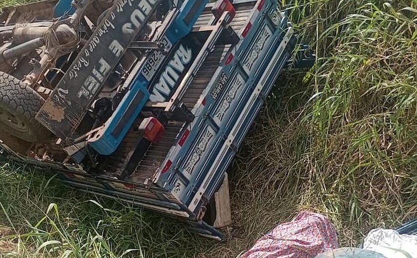 Uma mulher morre e outra fica gravemente ferida em acidente envolvendo um caminhão em Igreja Nova