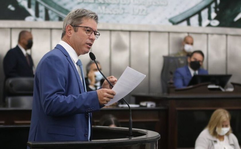 Cabo Bebeto critica PL de ‘premiação’ de estudantes e diz que medida é “política rasteira que não liberta e não agrega”