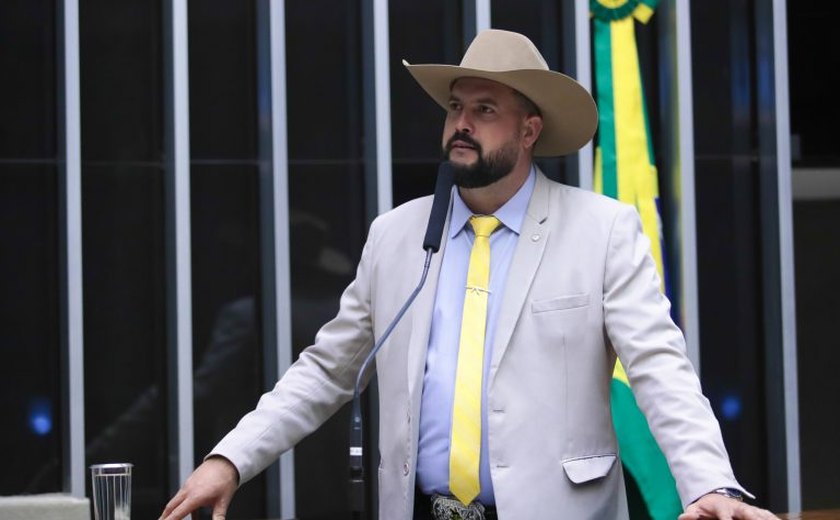 Zé Trovão é condenado a indenizar em R$ 50 mil ex-companheira por danos morais