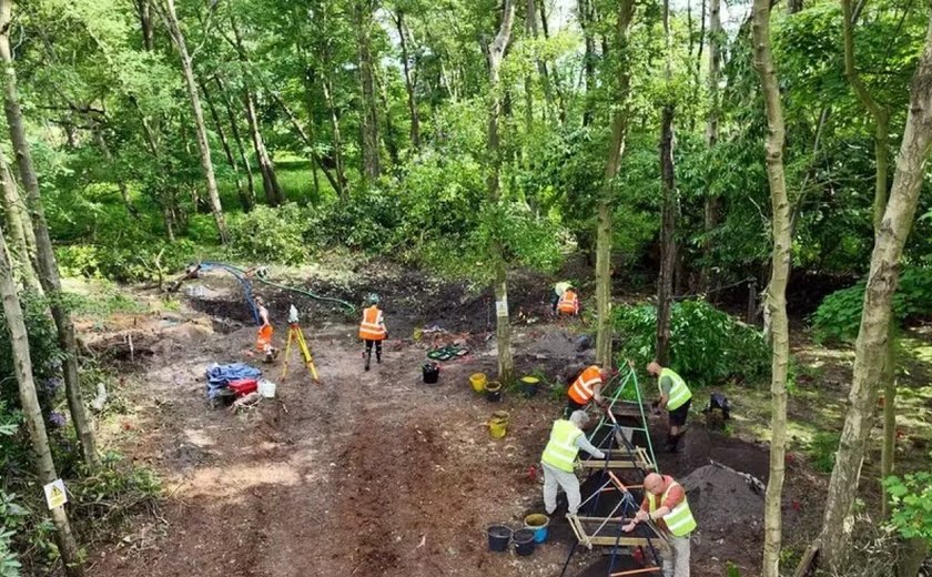 'Nenhum homem para trás': arqueologistas britânicos procuram piloto que morreu na Segunda Guerra Mundial