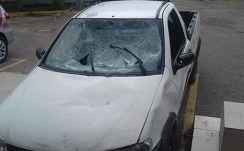 Veículo invade casa atropela e mata idoso na Cohab Nova