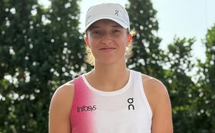 Atual campeã, Iga Swiatek estreia em Indian Wells com triunfo humilhante sobre ex-Top 10