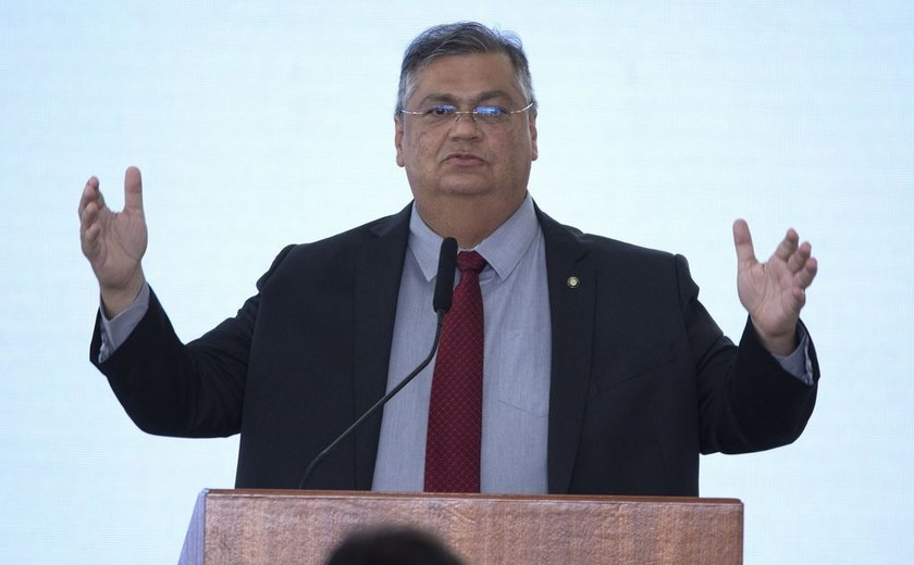 Dino determina que PF investigue organizações nazistas e neonazistas no Brasil