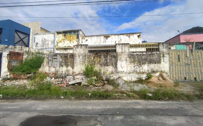 Imóveis abandonados colocam população em risco e devem ser denunciados