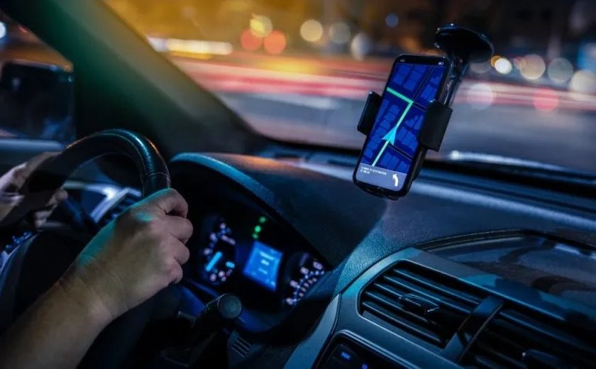 TRE esclarece: carros de aplicativo não podem ser adesivados com propaganda eleitoral