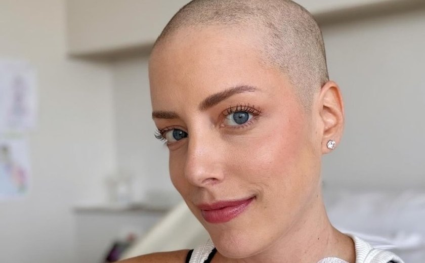 Fabiana Justus compartilha fotos com o cabelo raspado: 'Senti no meu coração que era a hora'