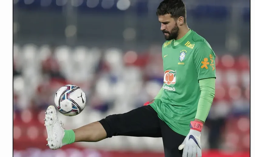 Alisson celebra vaga na Copa, mas detona ambiente tumultuado na seleção: 'Não fomos blindados'