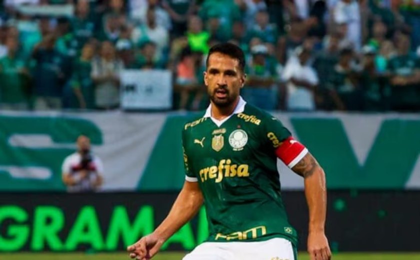 Carro de Luan, ex-Palmeiras e Vasco, é alvo de tiros no Rio