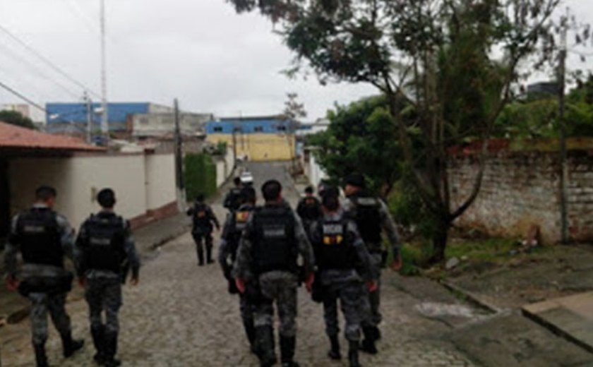 Polícias Civil e Militar cumprem mandados em Palmeira e Igaci