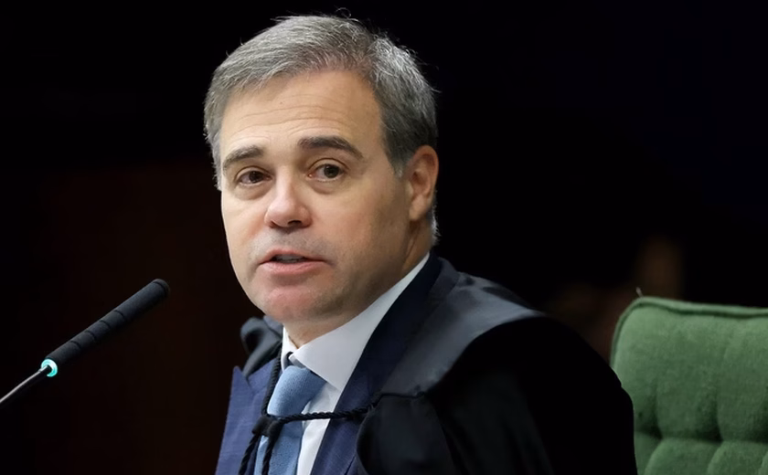 André Mendonça toma posse como ministro efetivo do TSE
