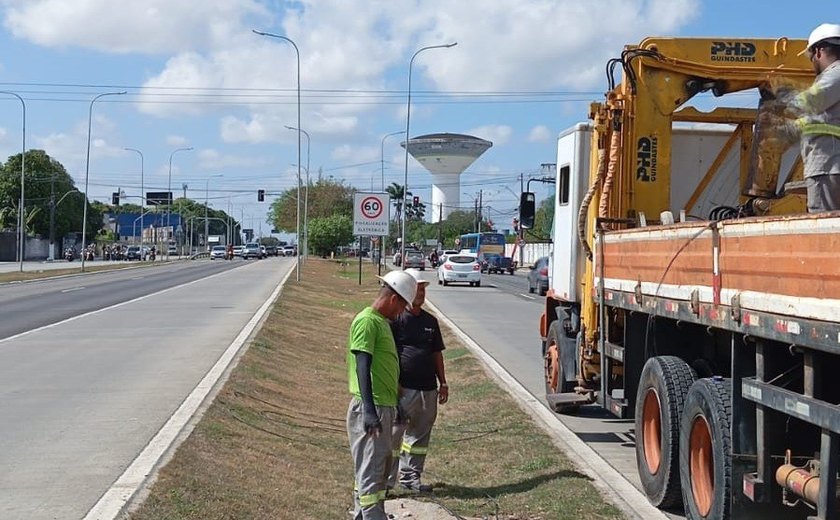 Cabos e fios da iluminação pública são furtados no viaduto da antiga PRF