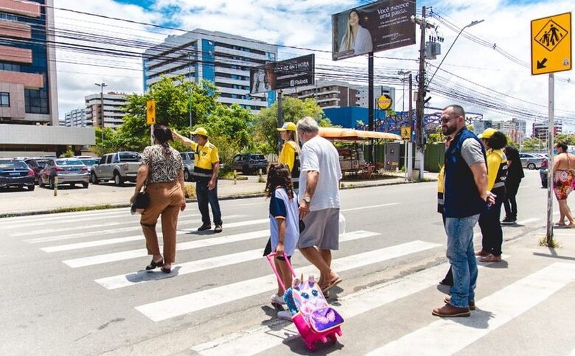Ação de educação em escolas busca conscientizar pais e alunos para boas práticas no trânsito