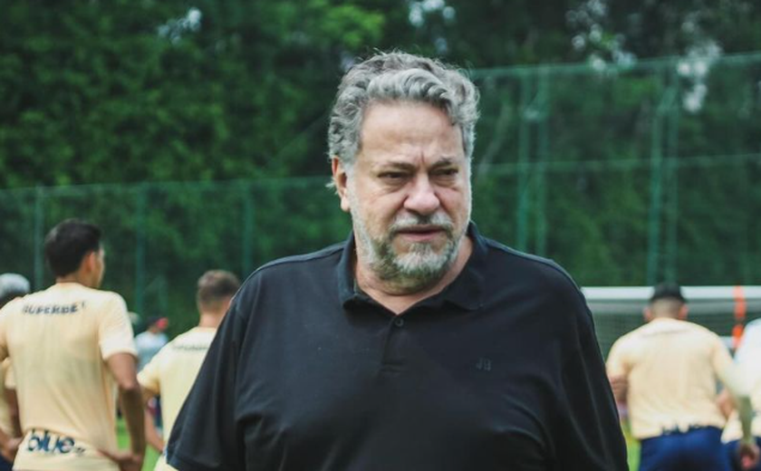 Presidente do São Paulo, Casares se reúne com Zubeldía e acompanha treino do São Paulo