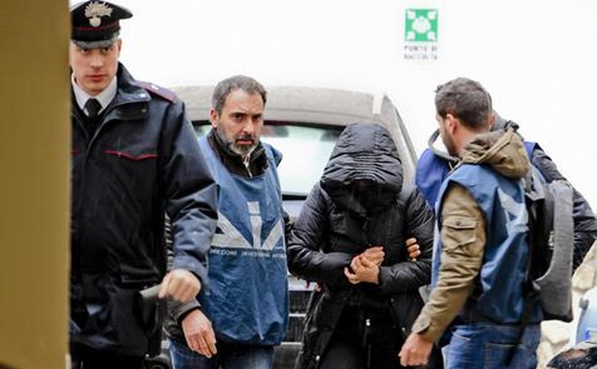 Itália prende 4 mulheres em operação contra máfia Camorra