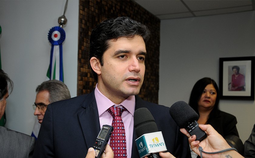 Prefeito Rui Palmeira empossa Conselho de Economia Solidária