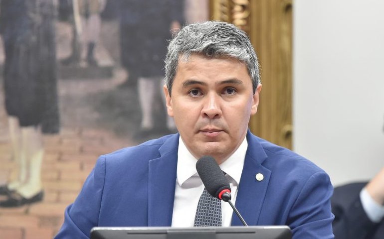 Comissão aprova limite de 30 dias para pagamento do salário-maternidade