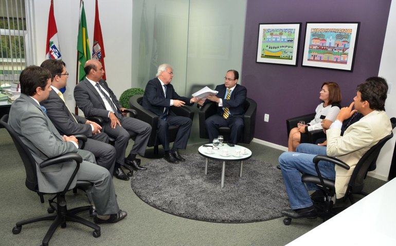 Chefia do MP recebe diretoria da OAB; Ordem oficializa apoio contra a redução do duodécimo