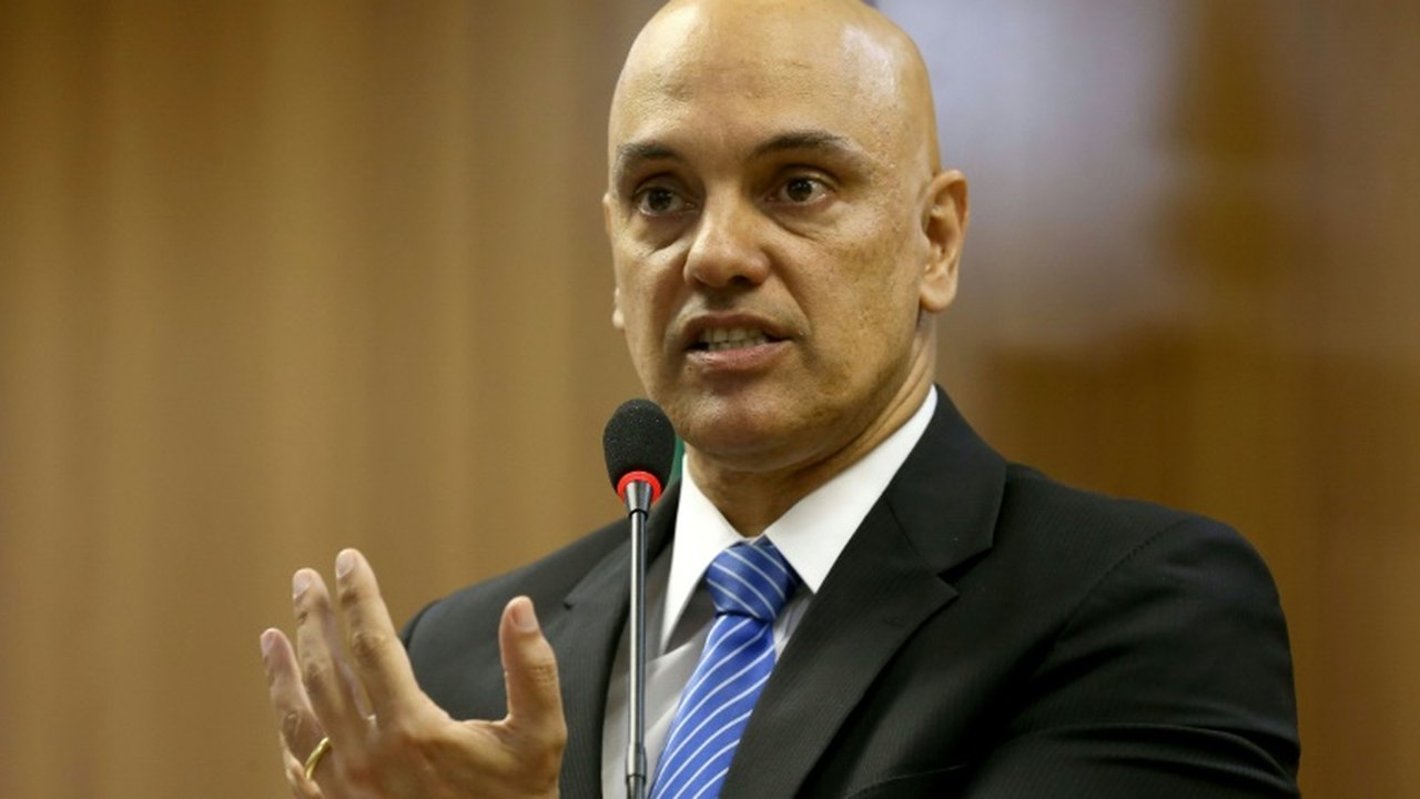 Gabinete paralelo no MEC: Moraes manda PGR se manifestar sobre Bolsonaro