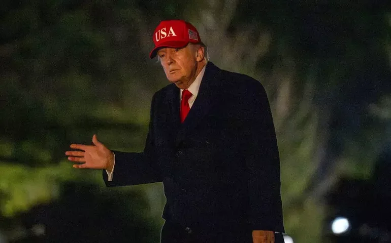 Trump nega pedido de desculpas a papa Leão XIV