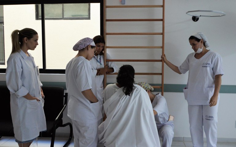 Hospital da Mulher de Alagoas assegura atendimento com doulas às parturientes