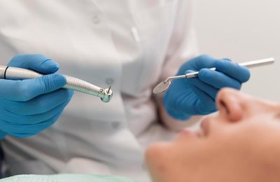 Entenda por que a cadeira do dentista se tornou uma das linhas de defesa contra doenças crônicas