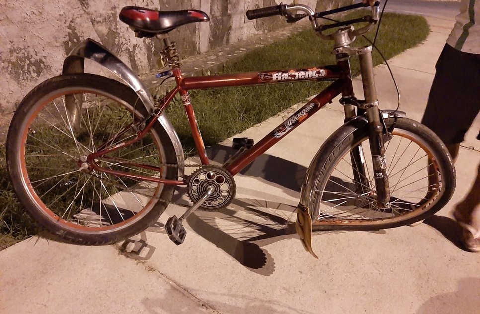 bicicleta atingida