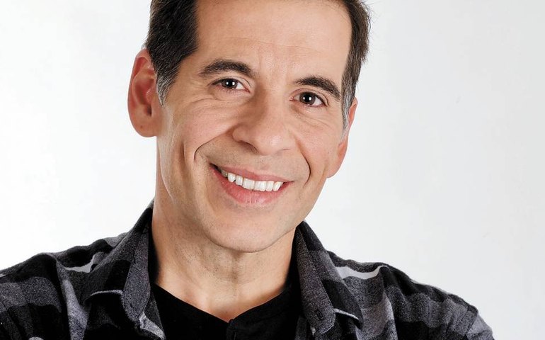 &#8216;Fico honrado&#8217;, diz Leandro Hassum sobre ser comparado a Adam Sandler