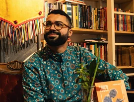 “Louca normalidade”: Plácido Berci estreia na ficção com romance sobre saúde mental, relações familiares e envelhecimento