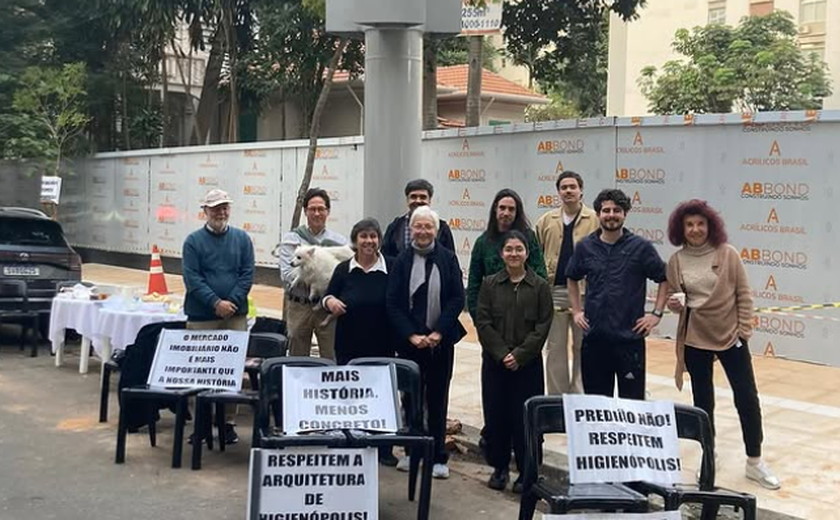 Moradores de Higienópolis fazem ato contra obra de prédio ao lado de casarão tombado