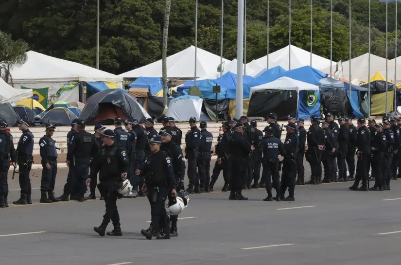 PGR denuncia casal que arrecadou R$ 1 milhão para acampamento golpista