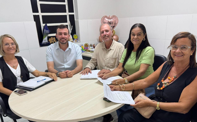 Prefeitura de Anadia concede reajuste acima do piso nacional aos professores e demais profissionais da educação