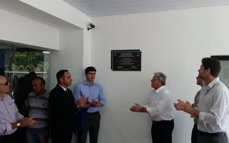 Governo de Alagoas reinaugura atendimento da Juceal