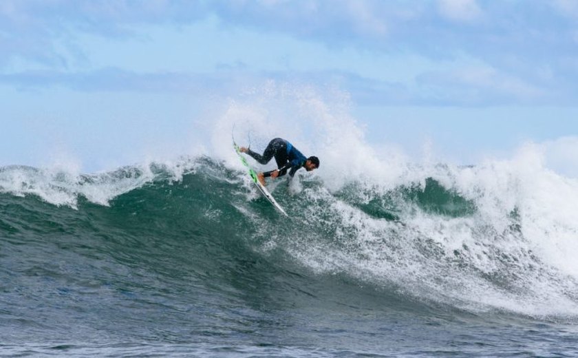 Terceira fase de Bells Beach terá 2 duelos brasileiros e 6 surfistas do País